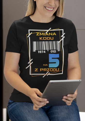PERSONALIZOWANA DAMSKA KOSZULKA PREZENT NA 50 URODZINY ZMIANA KODU NA 5 Z PRZODU TORBA GRATIS 3
