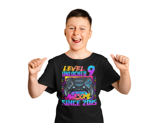 DZIECIĘCA KOSZULKA PREZENT NA 9 URODZINY LEVEL 9 UNLOCKED AWESOME SINCE 2015 UR490 5
