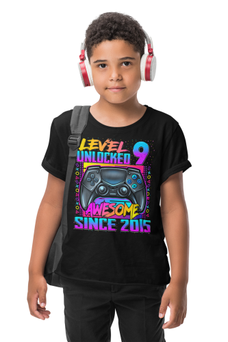 DZIECIĘCA KOSZULKA PREZENT NA 9 URODZINY LEVEL 9 UNLOCKED AWESOME SINCE 2015 UR490 6