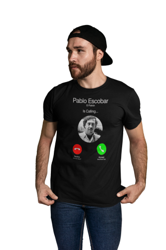 MĘSKA KOSZULKA Z NADRUKIEM SERIAL PABLO ESCOBAR EL PATRÓN IS CALLING 6